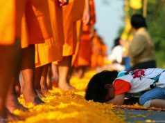 Khi thực hành bố thí là cho đi mà không mong đợi nhận lại được bất cứ thứ gì